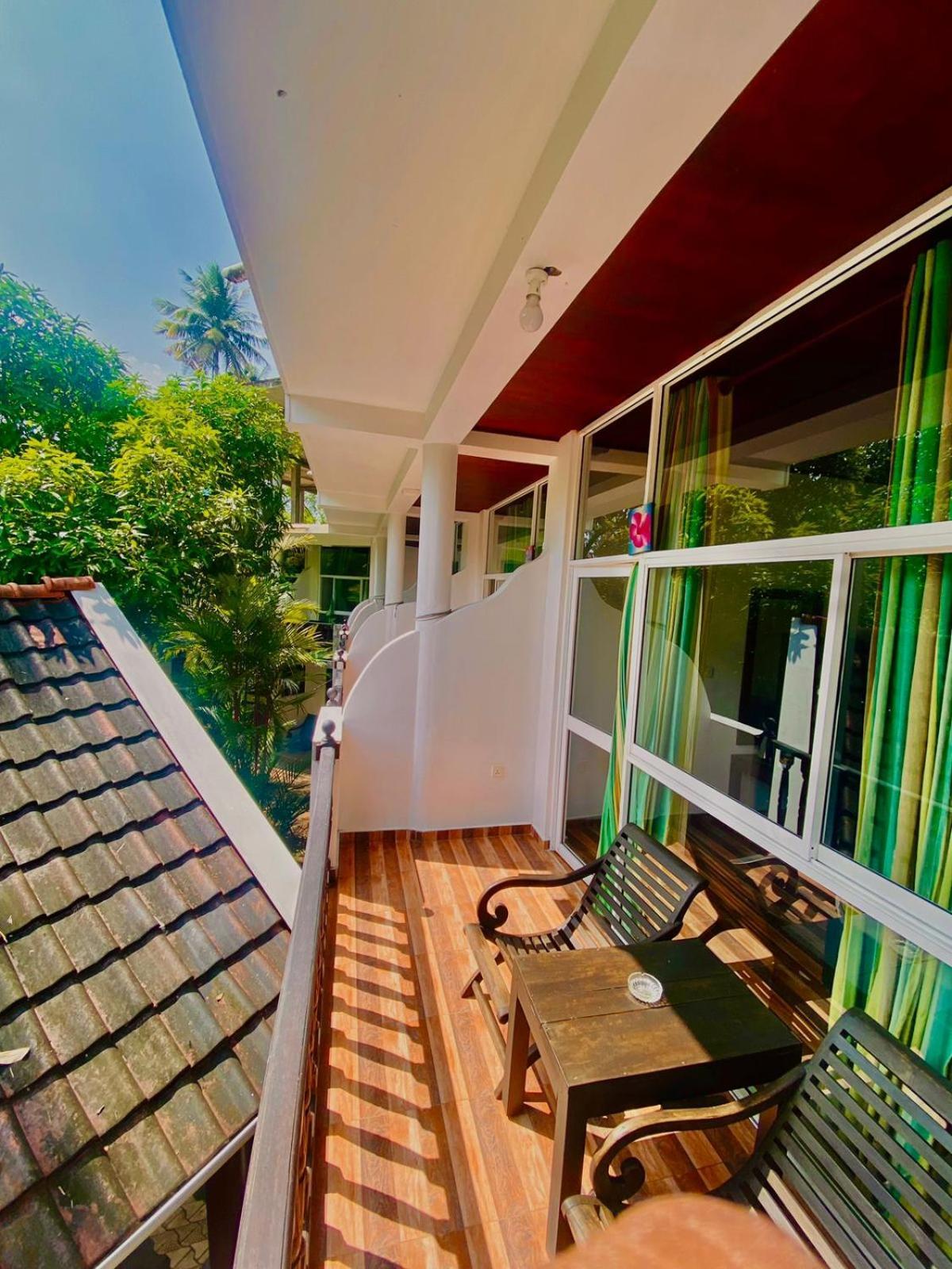 Poppies Mirissa Hotel Ngoại thất bức ảnh