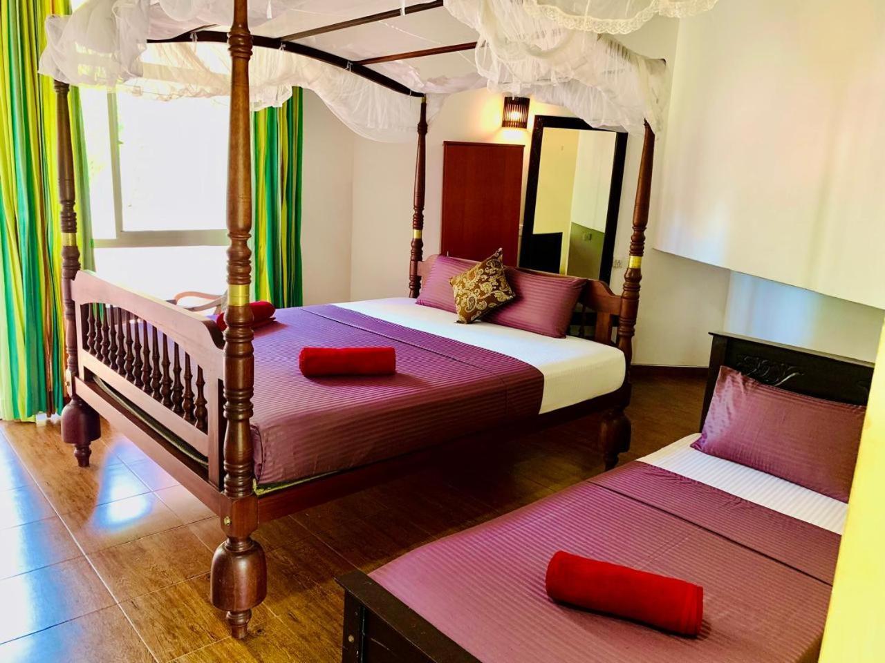Poppies Mirissa Hotel Ngoại thất bức ảnh