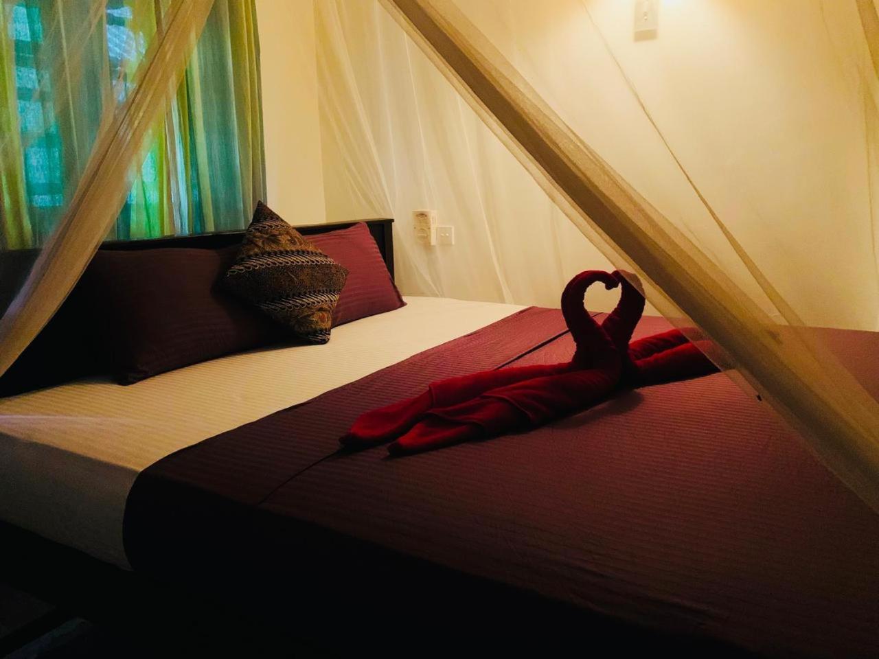 Poppies Mirissa Hotel Ngoại thất bức ảnh