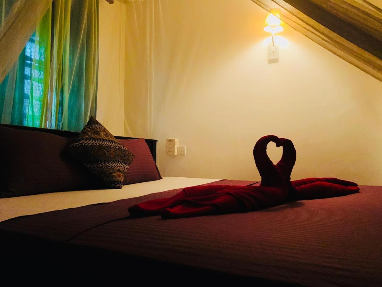 Poppies Mirissa Hotel Ngoại thất bức ảnh