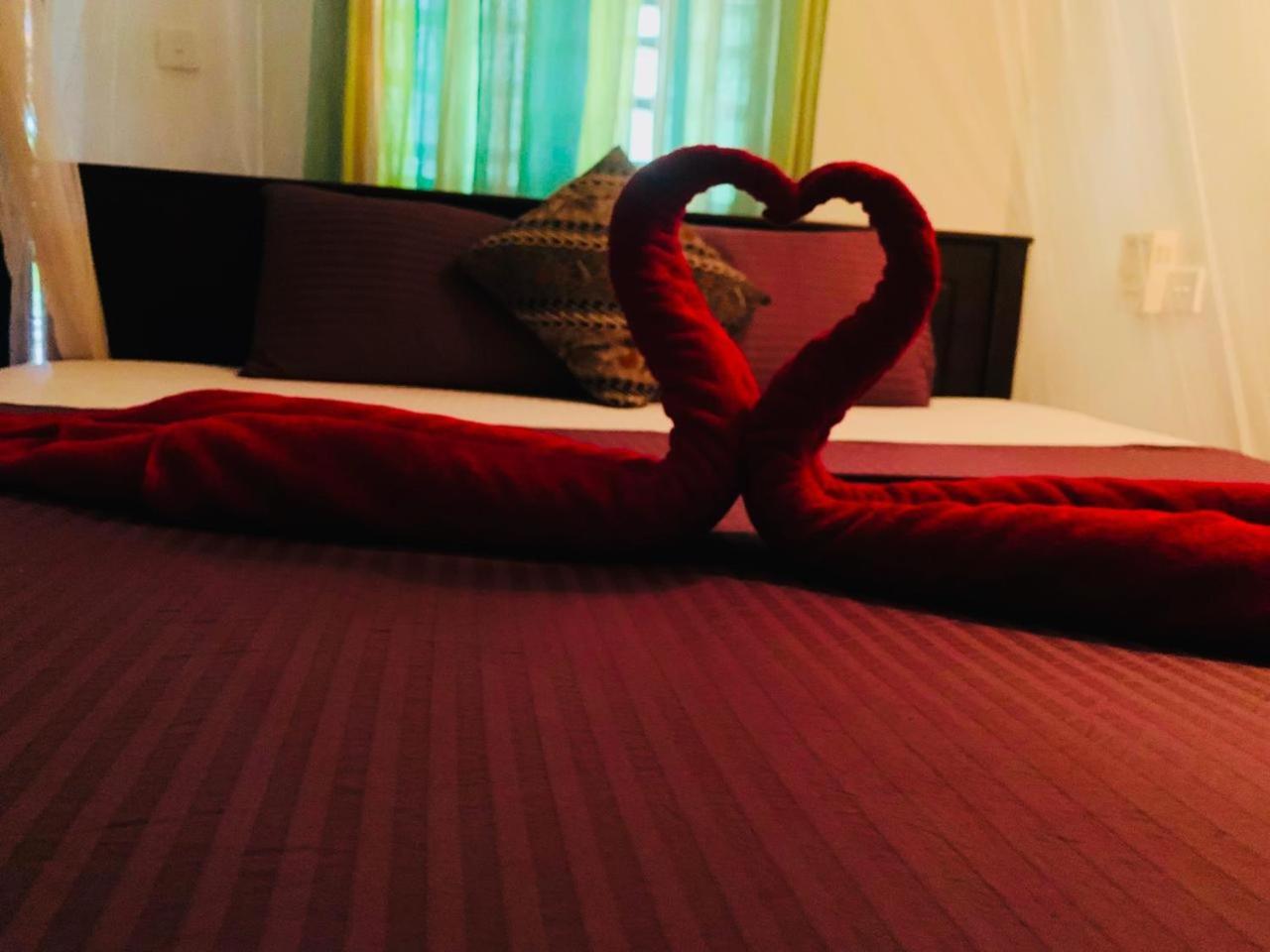 Poppies Mirissa Hotel Ngoại thất bức ảnh