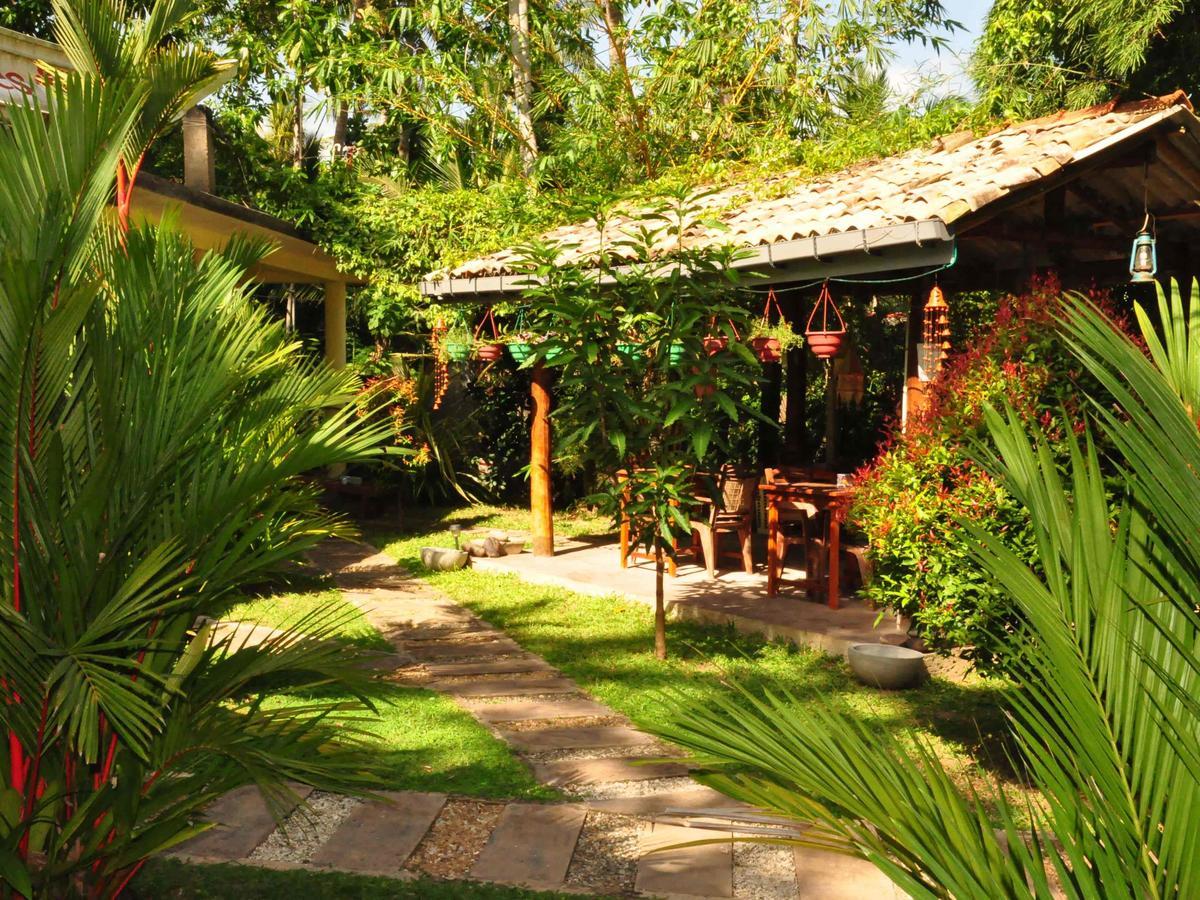 Poppies Mirissa Hotel Ngoại thất bức ảnh